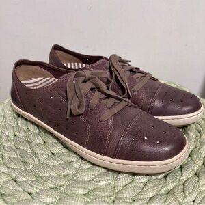 Taos Holesome Vintage Plum Leather Lace Up Sneaker